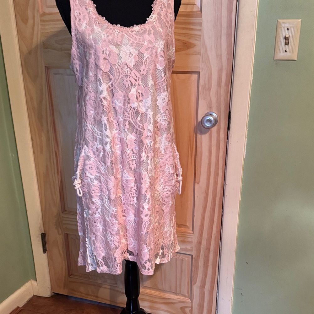 Elegant Pink Lace Dress